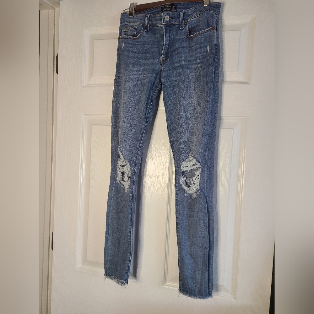 Abercrombie Harper distressed jeans size 26/2